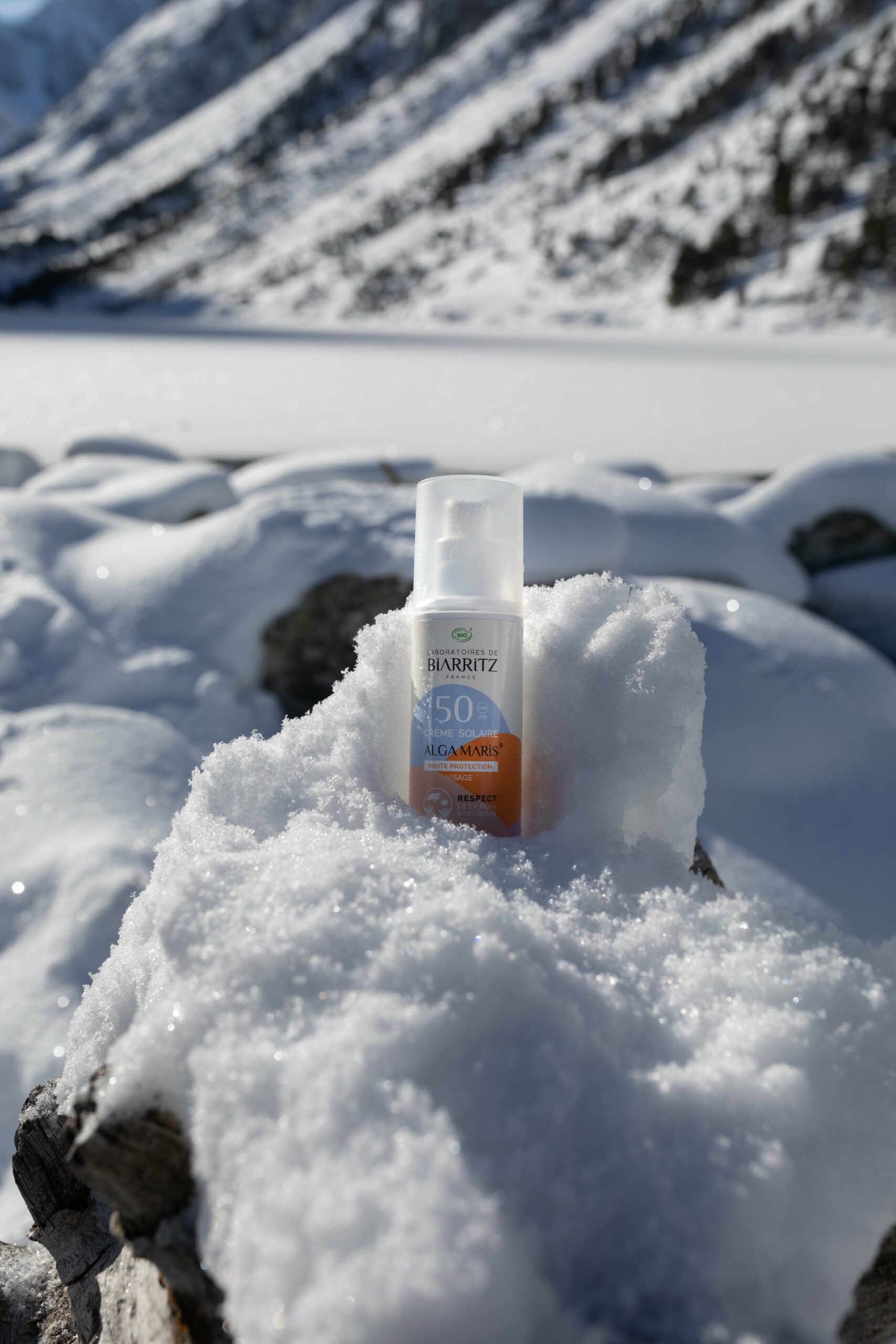 Produits Laboratoires de Biarritz photographiés au lac de Gaube