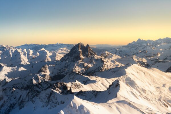 Pic du midi d'Ossau vu depuis un avion
