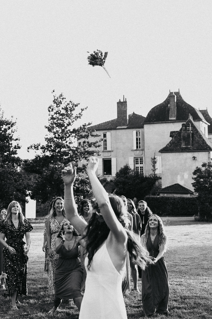 lancer bouquet mariée - photographe mariage landes - lancé bouquet